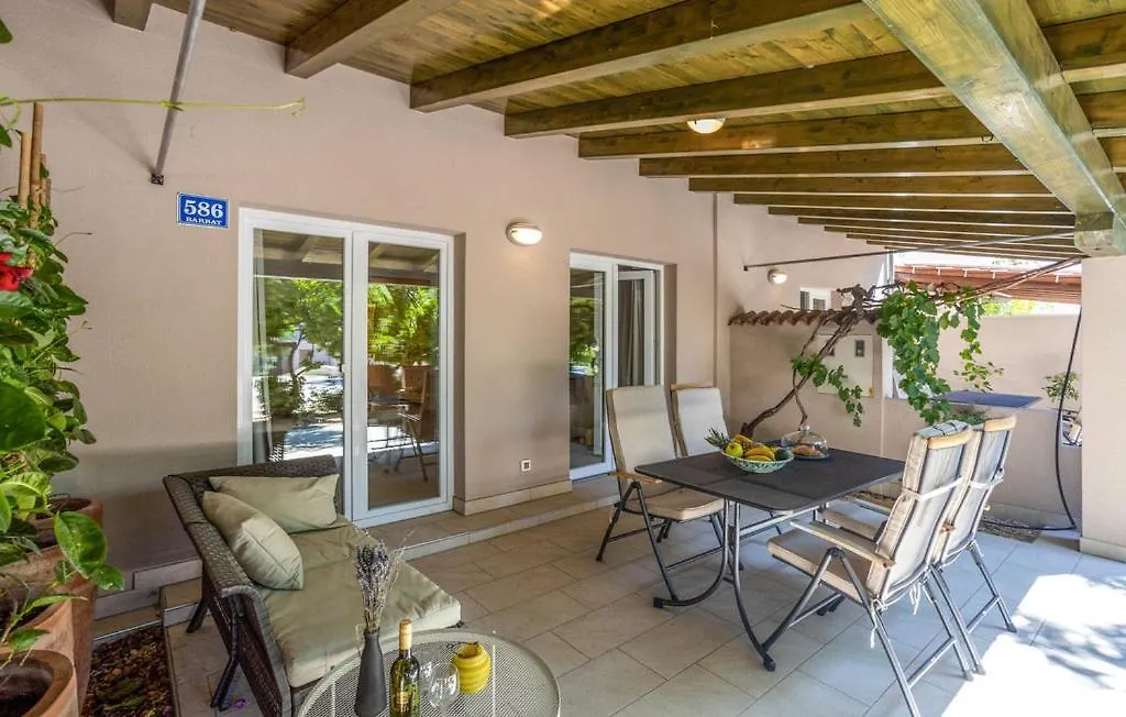 Terraced Houses New 2025 Barbat na Rabu Holiday home