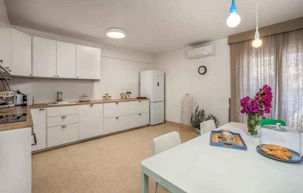 Holiday home Terraced Houses New 2025 Barbat na Rabu